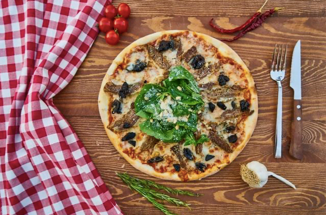 Cum alegi o pizzerie bună din meniul aplicației tale de food delivery?