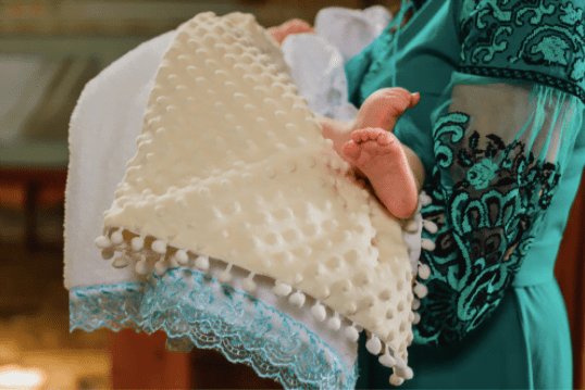 Outfit botez: 5 greșeli frecvente pe care să le eviți