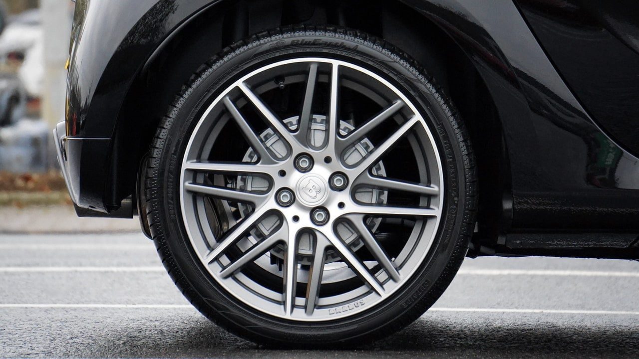 Anvelopele auto sunt vulcanizate pentru a le imbunatati rezistenta si durabilitatea