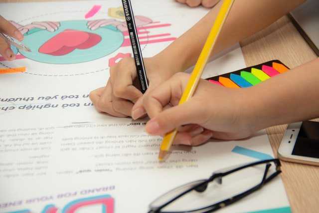Rechizite scolare: Ce sunt si importanta lor in educatie