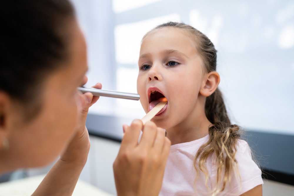 4 modalități prin care poți preveni apariția puroiului în gât