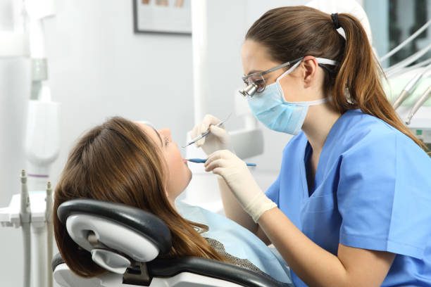 Cum să alegi o clinică stomatologică de încredere pentru nevoile tale dentare