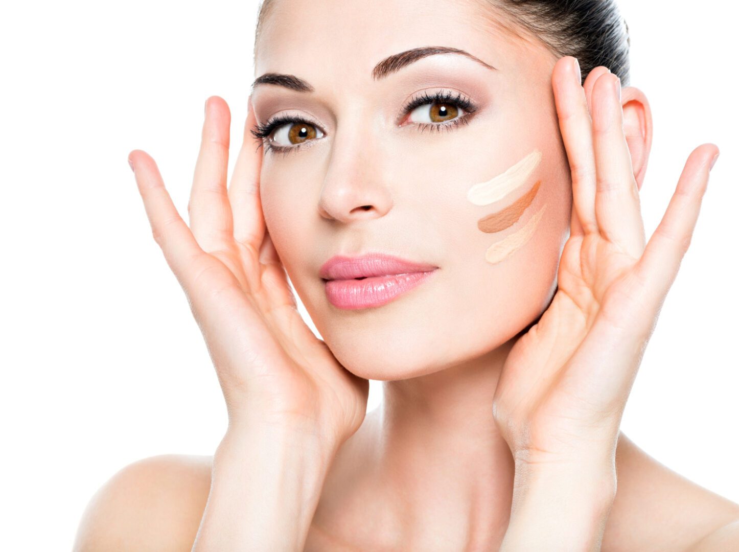 Fond de ten vs. BB Cream vs. CC Cream: care este diferența între ele
