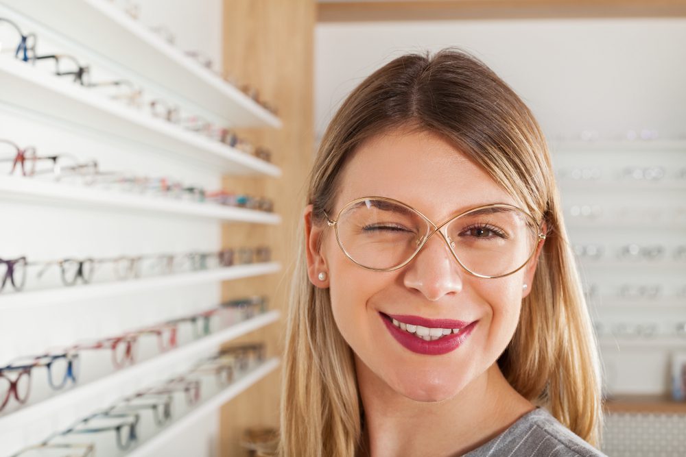 5 factori cheie care indică calitatea ramelor ochelarilor de vedere