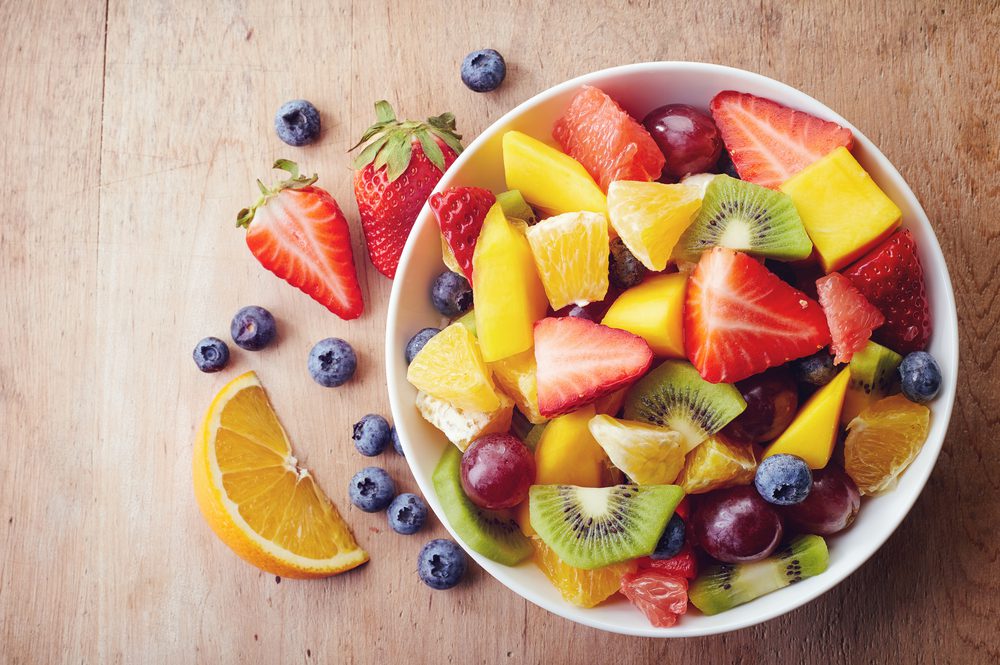 7 moduri creative de pregătire și servire a salatelor de fructe