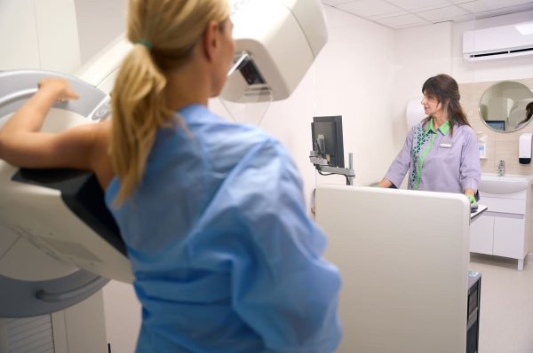 Cum să te pregătești pentru o mamografie cu tomosinteză 3D