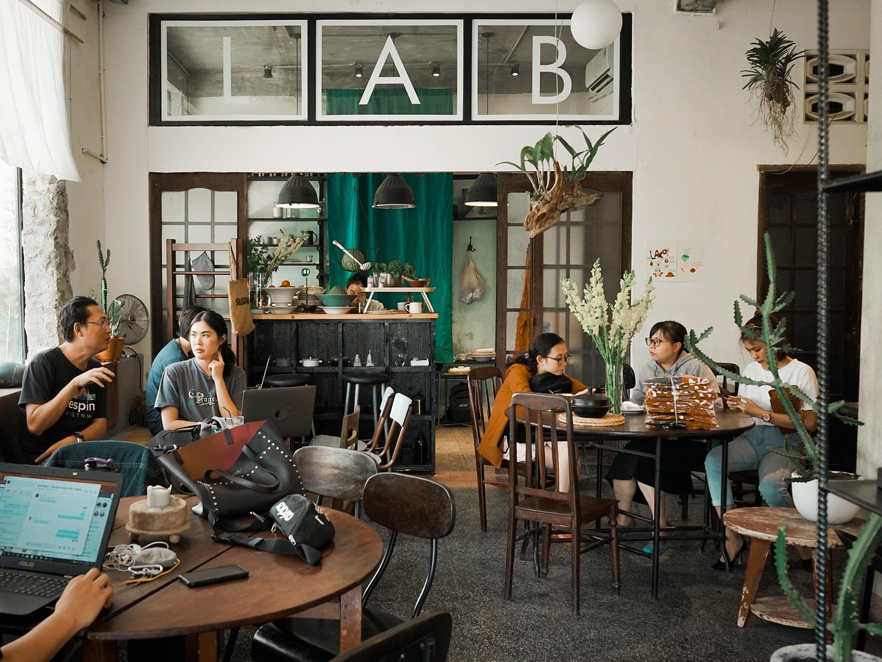 distributia din austin si ally